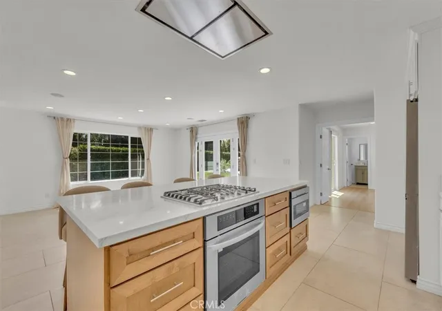 Photo 3 of Single family home for sale at 22720 Oxnard St, Woodland Hills, CA 91367 | MLS# SR26196432 | Listing updated on 2026-09-15