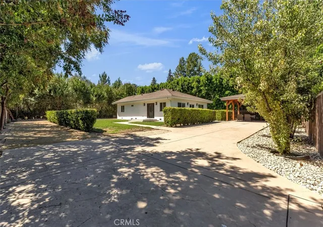 Photo 4 of Single family home for sale at 22720 Oxnard St, Woodland Hills, CA 91367 | MLS# SR26196432 | Listing updated on 2026-09-15