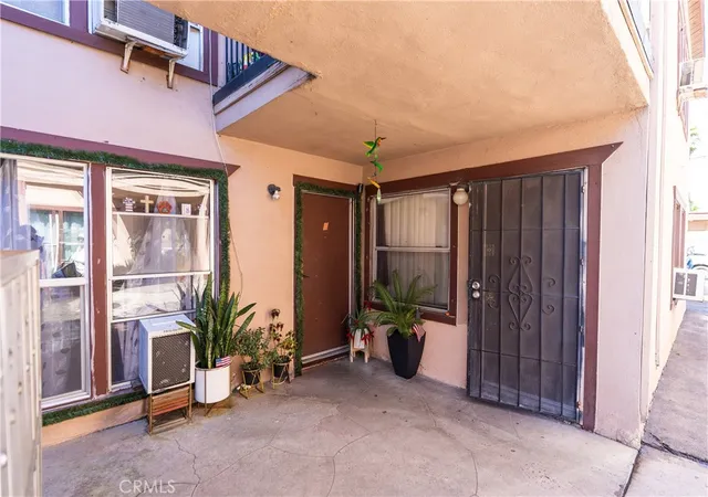 Photo 3 of House for sale at 7301 Vineland, Sun Valley, CA 91352 | MLS# BB26197118 | Listing updated on 2026-09-15