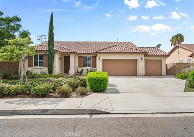 Photo 2 of Single family home for sale at 1305 Nicholas Ct, Rialto, CA 92377 | MLS# CV26195465 | Listing updated on 2026-09-15