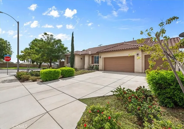 Photo 3 of Single family home for sale at 1305 Nicholas Ct, Rialto, CA 92377 | MLS# CV26195465 | Listing updated on 2026-09-15