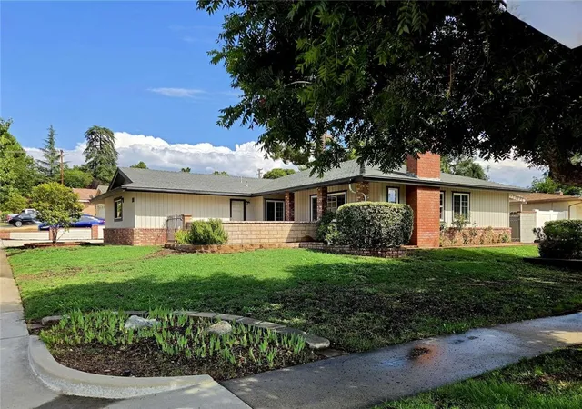 Photo 3 of Sale Pending at 35465 Date Ave, Yucaipa, CA 92399 | MLS# FR26198326 | Listing updated on 2026-09-14