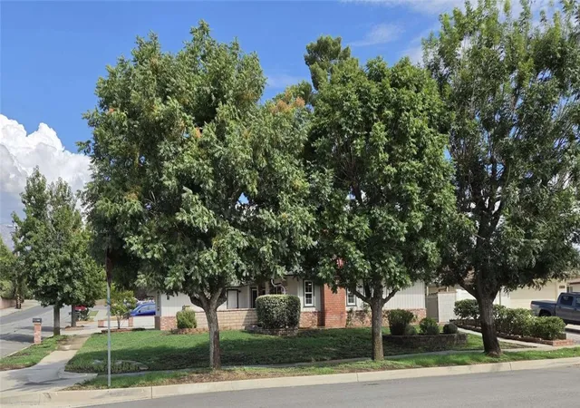Photo 3 of Sale Pending at 35465 Date Ave, Yucaipa, CA 92399 | MLS# FR26198326 | Listing updated on 2026-09-14