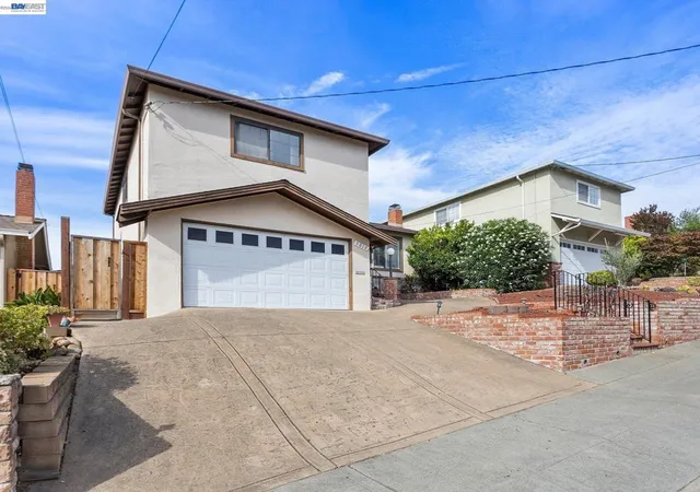 Photo 2 of Sale Pending at 5012 Proctor Rd, Castro Valley, CA 94546 | MLS# 41147755 | Listing updated on 2026-09-23