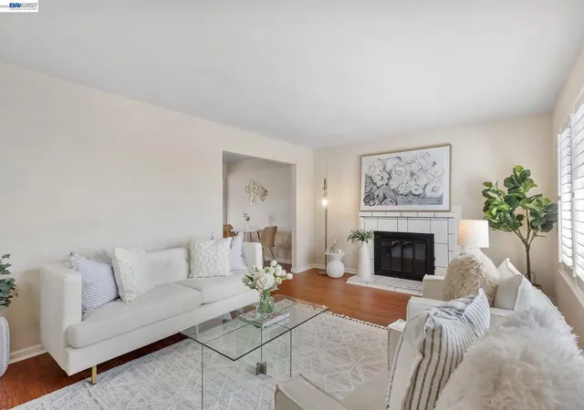 Photo 3 of Sale Pending at 5012 Proctor Rd, Castro Valley, CA 94546 | MLS# 41147755 | Listing updated on 2026-09-23