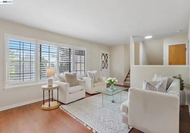 Photo 4 of Sale Pending at 5012 Proctor Rd, Castro Valley, CA 94546 | MLS# 41147755 | Listing updated on 2026-09-23