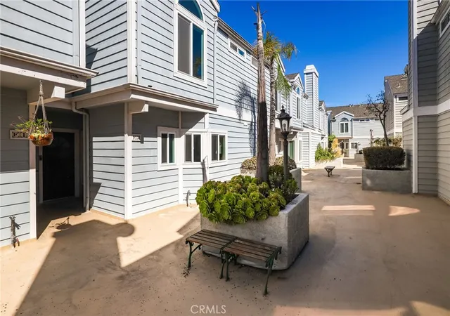 Photo 2 of Condo for sale at 260 Victoria #F2, Costa Mesa, CA 92627 | MLS# PW26187976 | Listing updated on 2026-10-05
