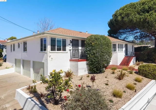 Photo 1 of Sale Pending at 2907 55th Avenue, Oakland, CA 94605 | MLS# 41147764 | Listing updated on 2026-09-24