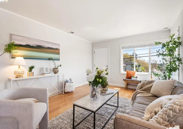 Photo 3 of Sale Pending at 2907 55th Avenue, Oakland, CA 94605 | MLS# 41147764 | Listing updated on 2026-09-24
