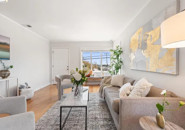 Photo 4 of Sale Pending at 2907 55th Avenue, Oakland, CA 94605 | MLS# 41147764 | Listing updated on 2026-09-24