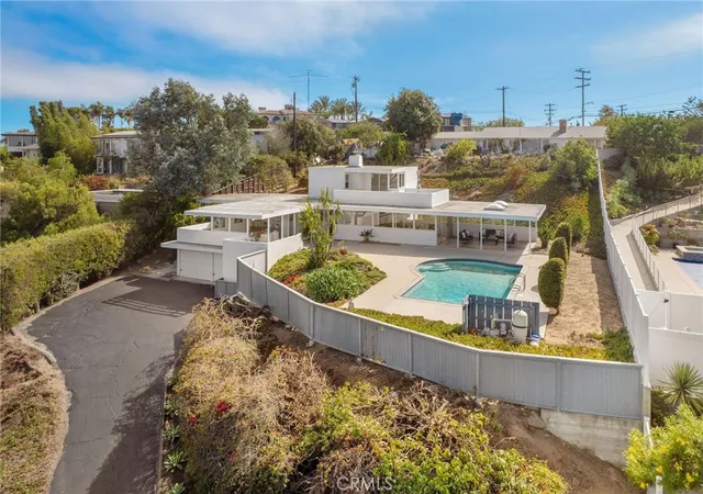 Photo 1 of Single family home for sale at 1142 Ronda, Manhattan Beach, CA 90266 | MLS# SB26196641 | Listing updated on 2026-09-27