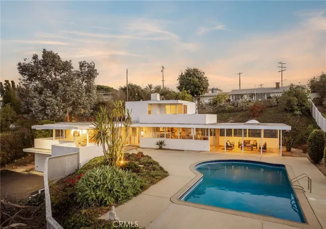 Photo 2 of Single family home for sale at 1142 Ronda, Manhattan Beach, CA 90266 | MLS# SB26196641 | Listing updated on 2026-09-27