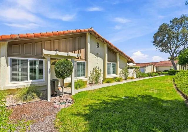 Photo 3 of Sale Pending at 1721 Pleasantdale Dr, Encinitas, CA 92024 | MLS# NDP2608488 | Listing updated on 2026-09-15