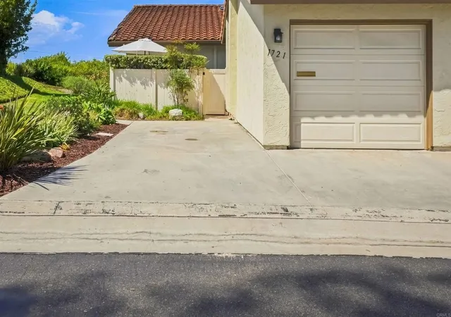 Photo 4 of Sale Pending at 1721 Pleasantdale Dr, Encinitas, CA 92024 | MLS# NDP2608488 | Listing updated on 2026-09-15
