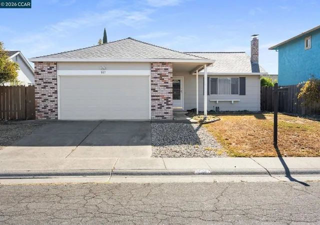Photo 2 of Single family home for sale at 807 Scoter Way, Suisun City, CA 94585 | MLS# 41147775 | Listing updated on 2026-09-17
