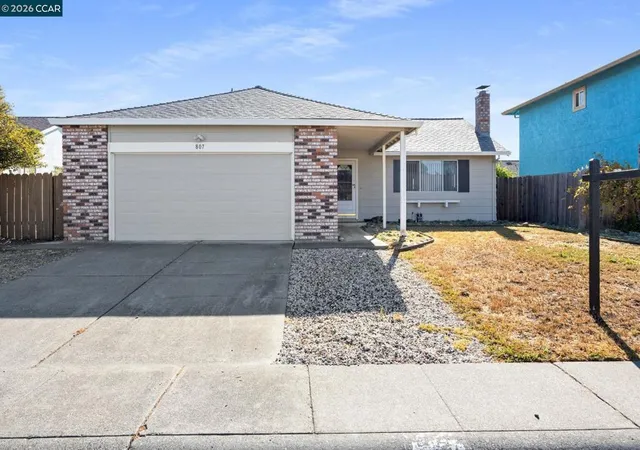 Photo 3 of Single family home for sale at 807 Scoter Way, Suisun City, CA 94585 | MLS# 41147775 | Listing updated on 2026-09-17