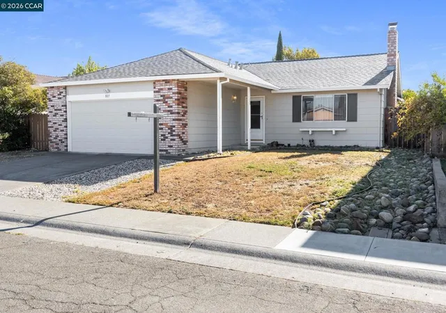 Photo 3 of Single family home for sale at 807 Scoter Way, Suisun City, CA 94585 | MLS# 41147775 | Listing updated on 2026-09-17