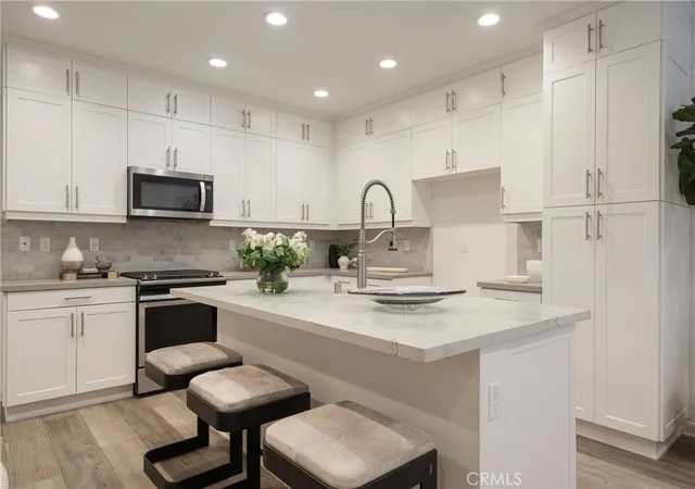 Photo 3 of Condo for sale at 118 High Meadow, Lake Forest, CA 92610 | MLS# OC26198432 | Listing updated on 2026-09-15