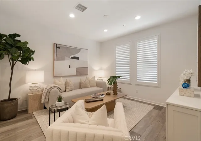 Photo 4 of Condo for sale at 118 High Meadow, Lake Forest, CA 92610 | MLS# OC26198432 | Listing updated on 2026-09-15