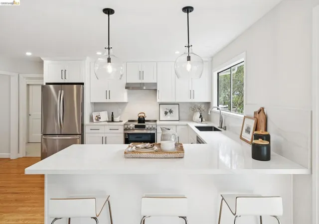 Photo 3 of Single family home for sale at 4325 Mountain View, Oakland, CA 94605 | MLS# 41147799 | Listing updated on 2026-09-16