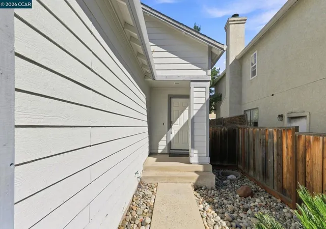 Photo 3 of Single family home for sale at 975 Doeskin Ter, Brentwood, CA 94513 | MLS# 41147811 | Listing updated on 2026-09-17