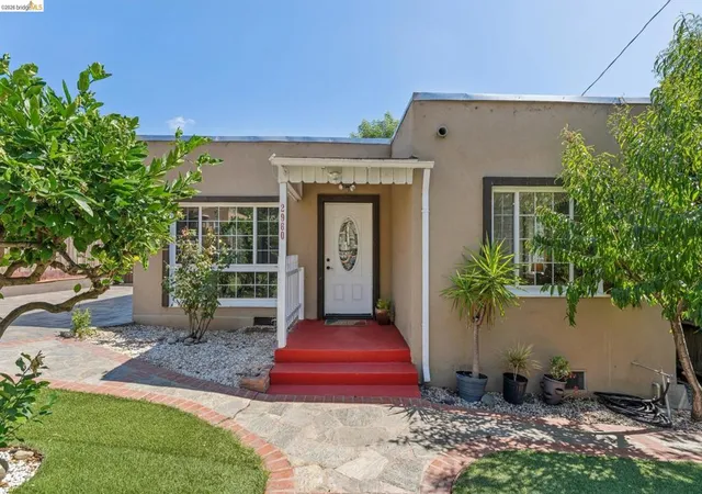 Photo 3 of Single family home for sale at 2960 106th Avenue, Oakland, CA 94605 | MLS# 41147821 | Listing updated on 2026-09-15