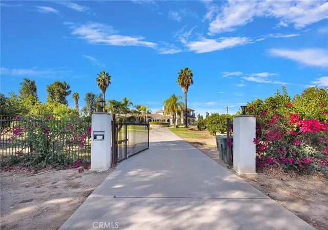 Photo 3 of Single family home for sale at 2540 Monroe St, Riverside, CA 92504 | MLS# CV26198068 | Listing updated on 2026-09-26