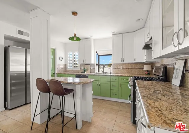 Photo 2 of Condo for sale at 2806 6th Street, Santa Monica, CA 90405 | MLS# 26986089 | Listing updated on 2026-10-01