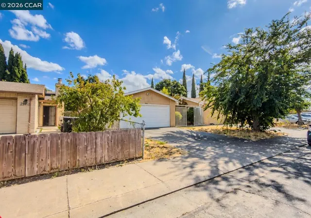 Photo 2 of Multi family home for sale at 2646 Plantation Pl, Stockton, CA 95209 | MLS# 41147845 | Listing updated on 2026-09-17