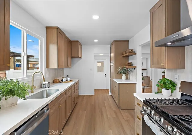 Photo 3 of Single family home for sale at 4637 Vangold Ave, Lakewood, CA 90712 | MLS# OC26197568 | Listing updated on 2026-09-23