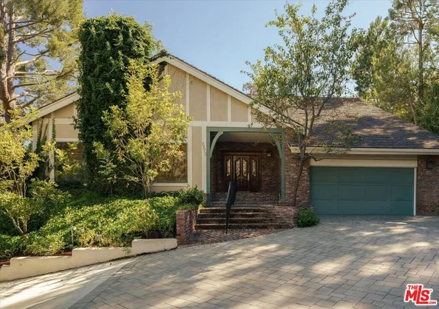 Photo 2 of Single family home for sale at 2573 Benedict Cyn Dr, Beverly Hills, CA 90210 | MLS# 26986875 | Listing updated on 2026-10-06
