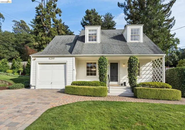 Photo 2 of Single family home for sale at 6200 Aspinwall Rd, Oakland, CA 94611 | MLS# 41147864 | Listing updated on 2026-09-15