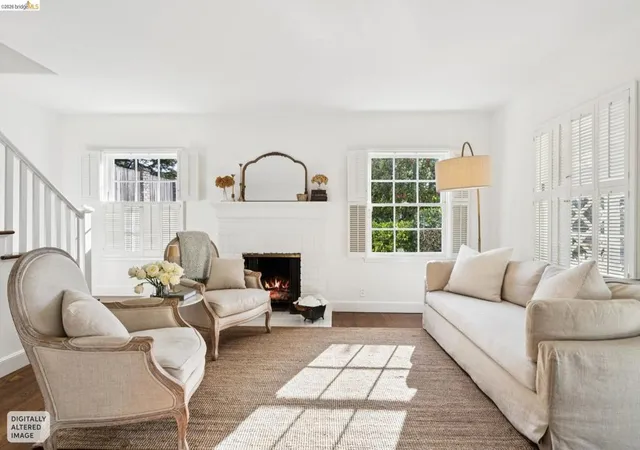 Photo 3 of Single family home for sale at 6200 Aspinwall Rd, Oakland, CA 94611 | MLS# 41147864 | Listing updated on 2026-09-15