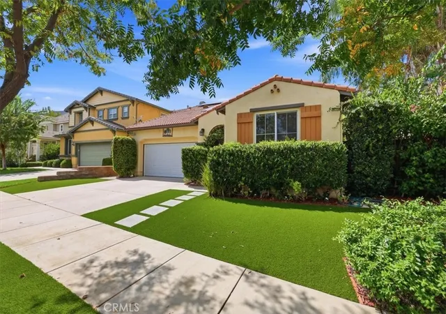 Photo 2 of Single family home for sale at 25241 Pacific Crst, Corona, CA 92883 | MLS# IG26198564 | Listing updated on 2026-09-14