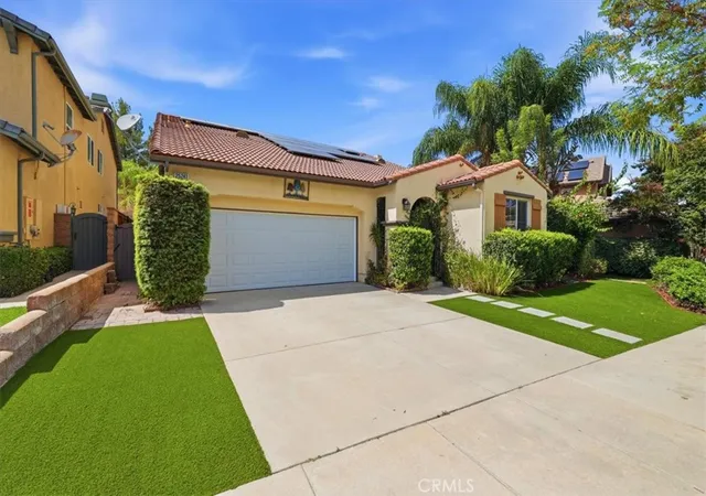 Photo 3 of Single family home for sale at 25241 Pacific Crst, Corona, CA 92883 | MLS# IG26198564 | Listing updated on 2026-09-14