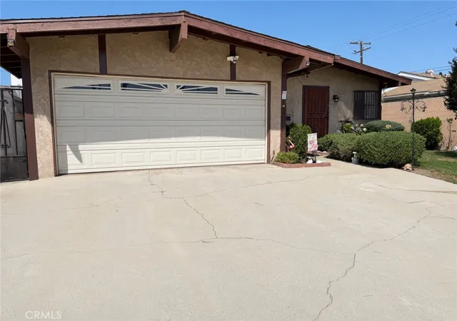 Photo 3 of Single family home for sale at 21007 Violeta, Lakewood, CA 90715 | MLS# IG26198938 | Listing updated on 2026-10-04