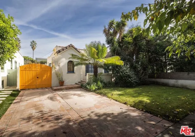 Photo 1 of Single family home for sale at 410 N Crescent Hts Blvd, Los Angeles, CA 90048 | MLS# 26986611 | Listing updated on 2026-09-28