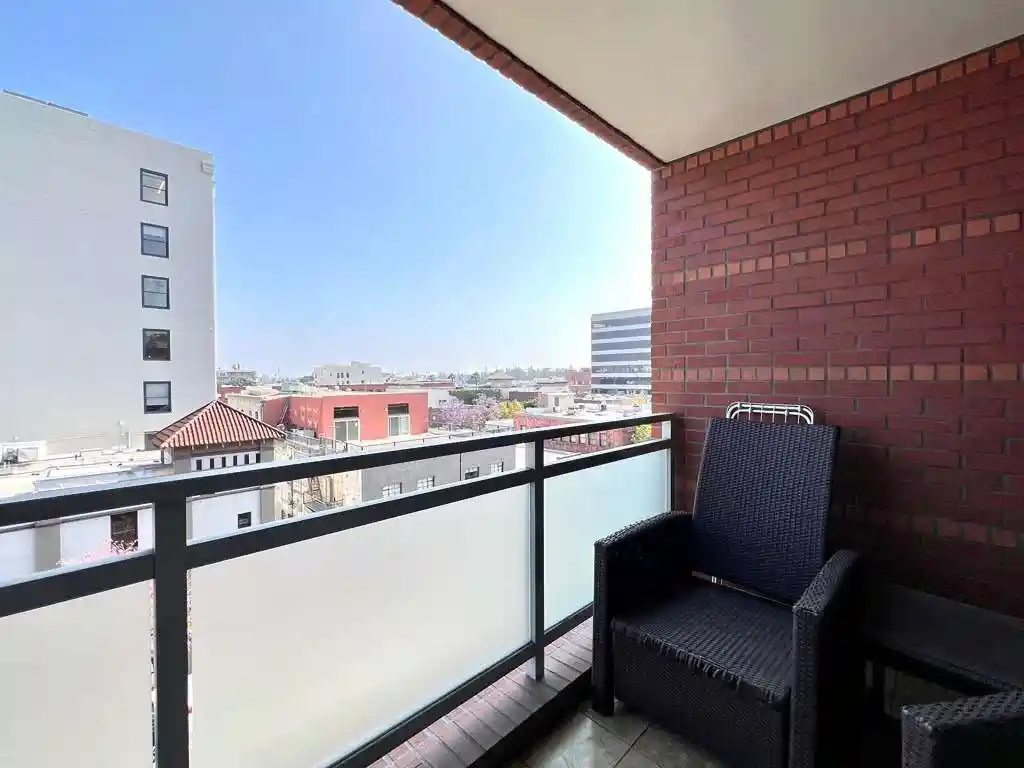 Listing Photo 15 - Condo for sale in 125 N Raymond Ave located at 125 N Raymond Ave, Pasadena, CA 91103 - Unit #404