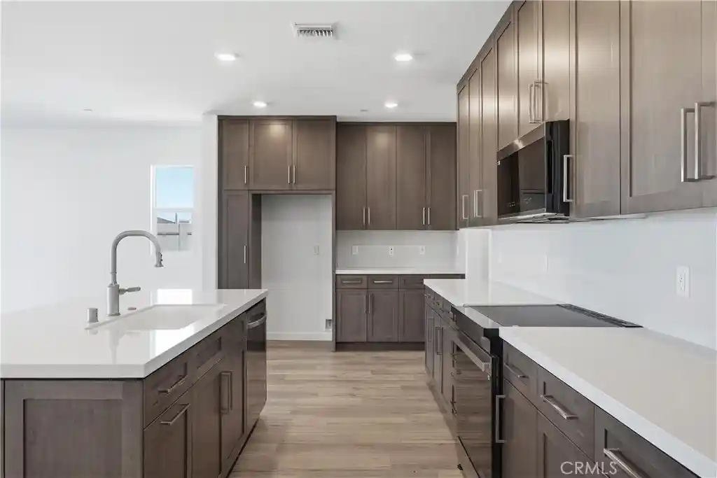 Photo 4 of Sale Pending at 3245 E Ave J 3, Lancaster, CA 93535 | MLS# IV26198552 | Listing updated on 2026-10-30