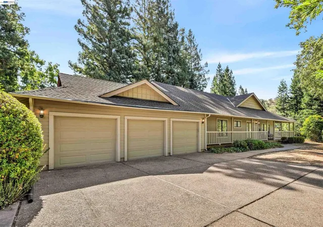 Photo 3 of Single family home for sale at 2280 Blackhawk Rd, Danville, CA 94506 | MLS# 41147912 | Listing updated on 2026-09-17