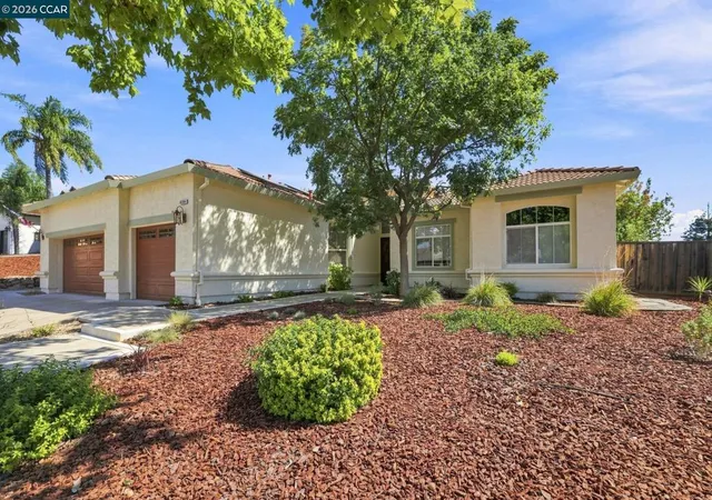 Photo 3 of Sale Pending at 5204 Sturges Ct, Antioch, CA 94531 | MLS# 41147948 | Listing updated on 2026-10-03