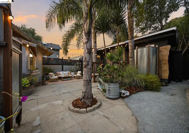 Photo 3 of Sale Pending at 1324 Fitzgerald St, Emeryville, CA 94608 | MLS# 41147949 | Listing updated on 2026-10-06