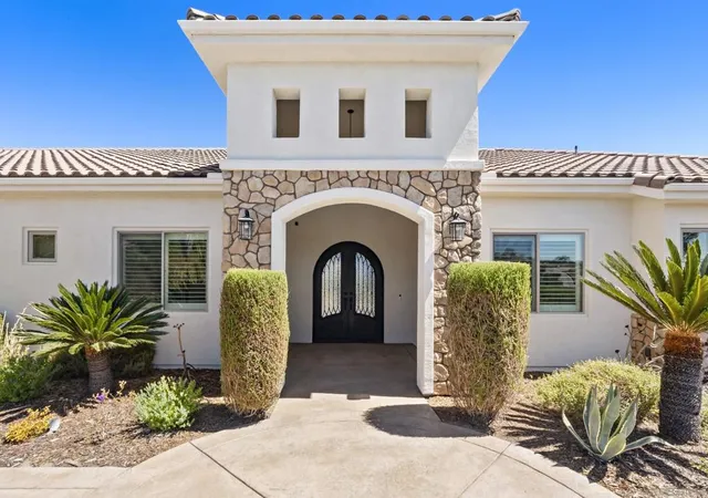 Photo 3 of Single family home for sale at 3026 Via Loma, Fallbrook, CA 92028 | MLS# 260022307SD | Listing updated on 2026-09-16