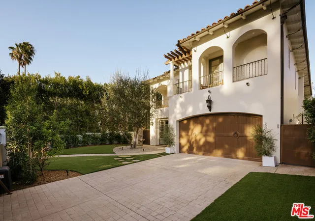 Photo 2 of Mansion for sale at 120 S Anita Ave, Los Angeles, CA 90049 | MLS# 26896661 | Listing updated on 2026-10-01