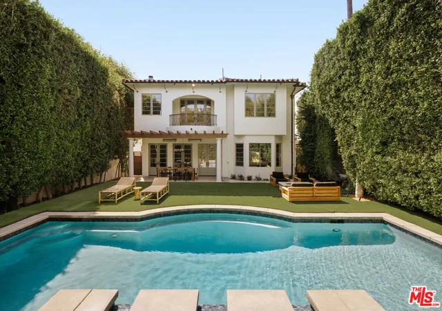 Photo 3 of Mansion for sale at 120 S Anita Ave, Los Angeles, CA 90049 | MLS# 26896661 | Listing updated on 2026-10-01