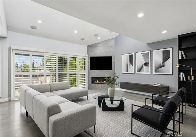 Photo 2 of Condo for sale at 4542 Willis Ave #302, Sherman Oaks, CA 91403 | MLS# SR26199230 | Listing updated on 2026-09-15