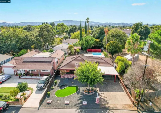 Photo 3 of Single family home for sale at 1193 Almendra Ct, Concord, CA 94518 | MLS# 41147972 | Listing updated on 2026-10-05