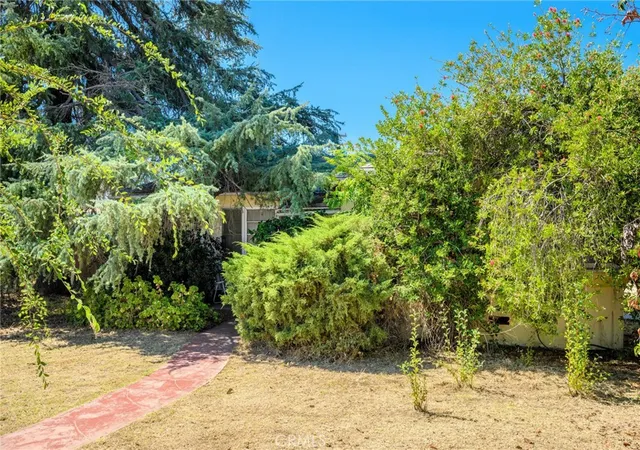 Photo 2 of Single family home for sale at 821 Kellogg Ave, Glendale, CA 91202 | MLS# GD26195186 | Listing updated on 2026-09-14