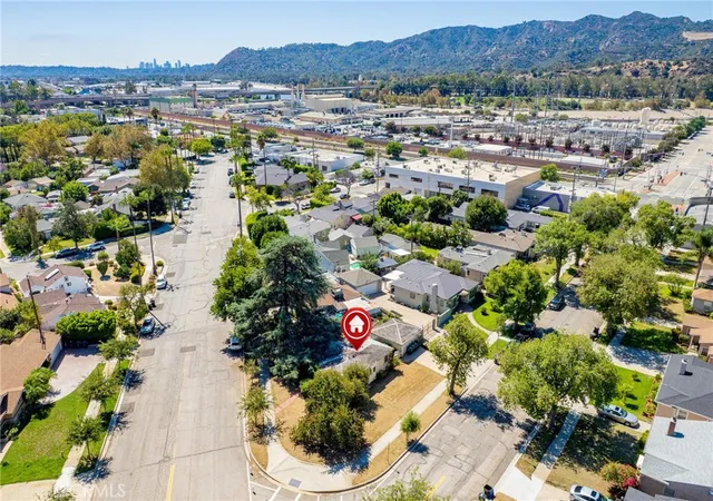 Photo 4 of Single family home for sale at 821 Kellogg Ave, Glendale, CA 91202 | MLS# GD26195186 | Listing updated on 2026-09-14