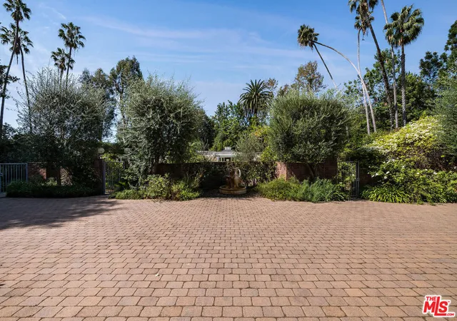 Photo 3 of Single family home for sale at 101 Bel Air Rd, Los Angeles, CA 90077 | MLS# 26986831 | Listing updated on 2026-09-15